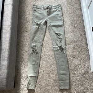 American eagle jeggings. Pale olive green. Low rise. Size 4 extra long